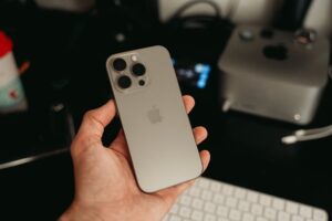 smartphone based microcontroller education device